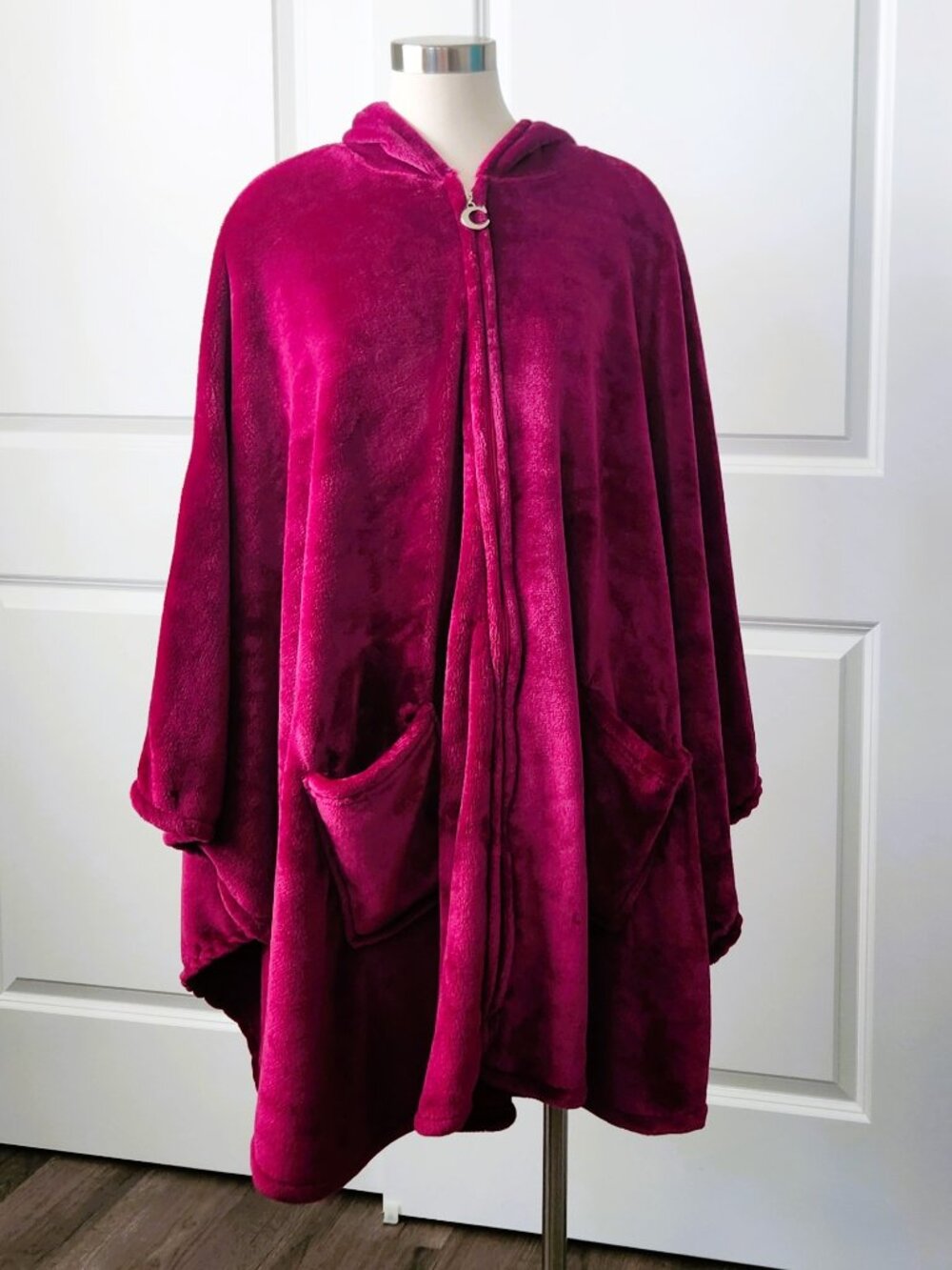 Cozelle Oversized Blanket Hoodie One Size Bright Pink / Magenta - Picture 2 of 8